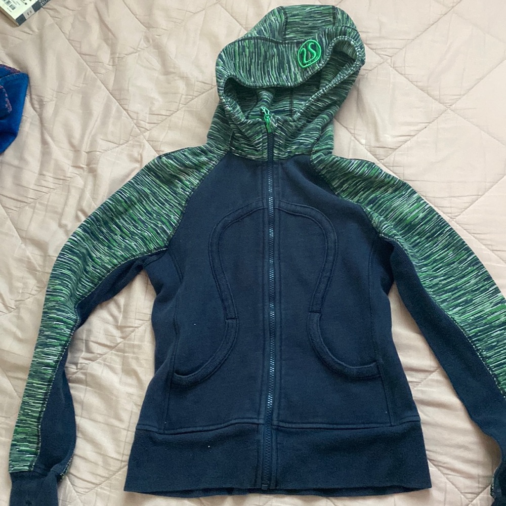 lulu lemon jacket, thick/heavy fabric, size xs/s